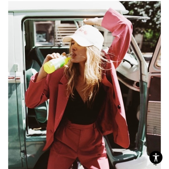 Blogger fave! Strawberry oversized blazer - Picture 3 of 14